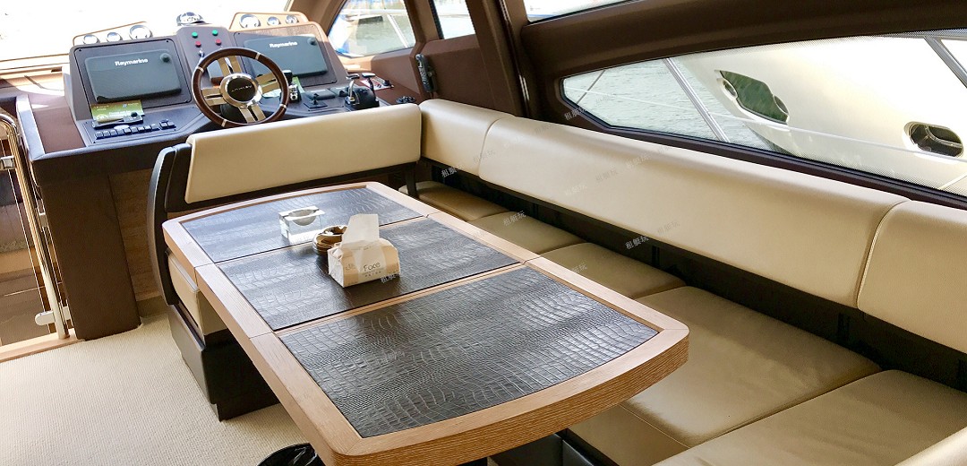 Azimut 64